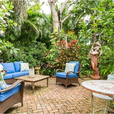Chateau Gardens Hotell Lake Worth Beach Exteriör bild