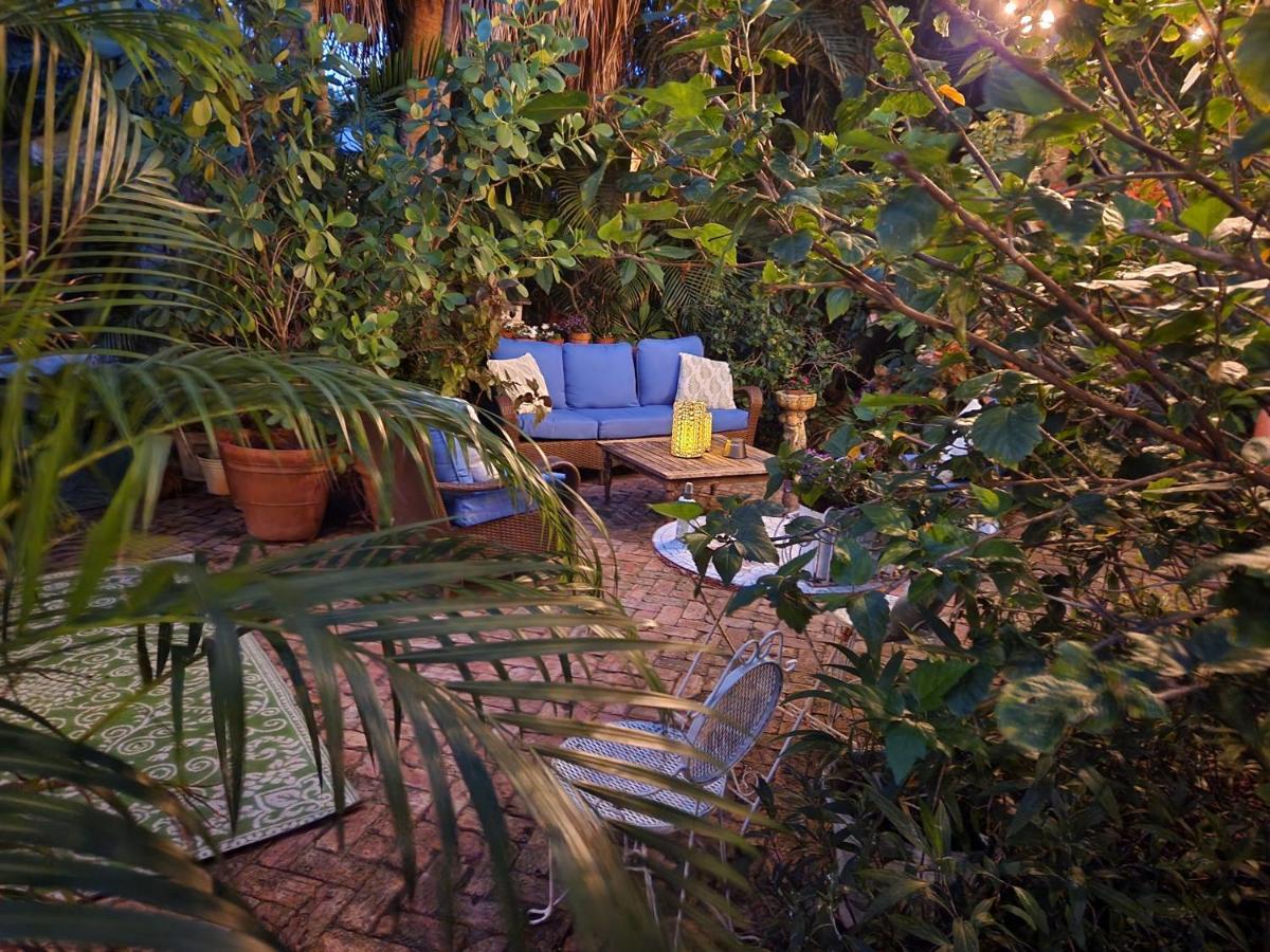 Chateau Gardens Hotell Lake Worth Beach Exteriör bild